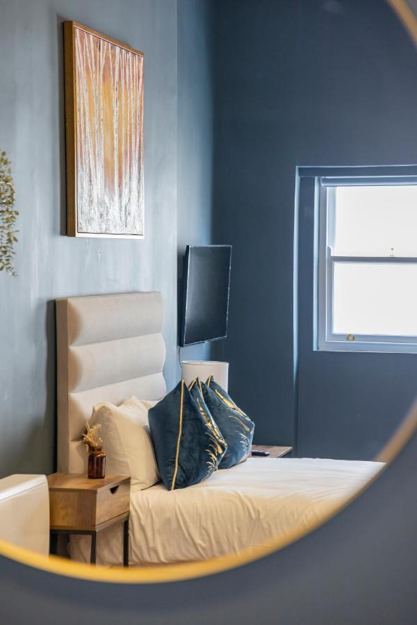 Appartement Morden Studio Flat Moments Away From Brighton Seafront Extérieur photo