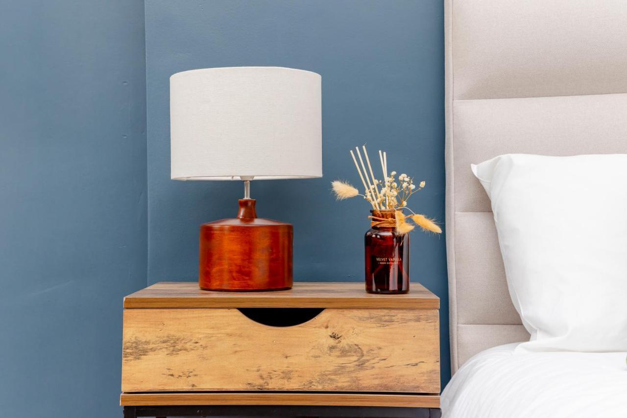 Appartement Morden Studio Flat Moments Away From Brighton Seafront Extérieur photo